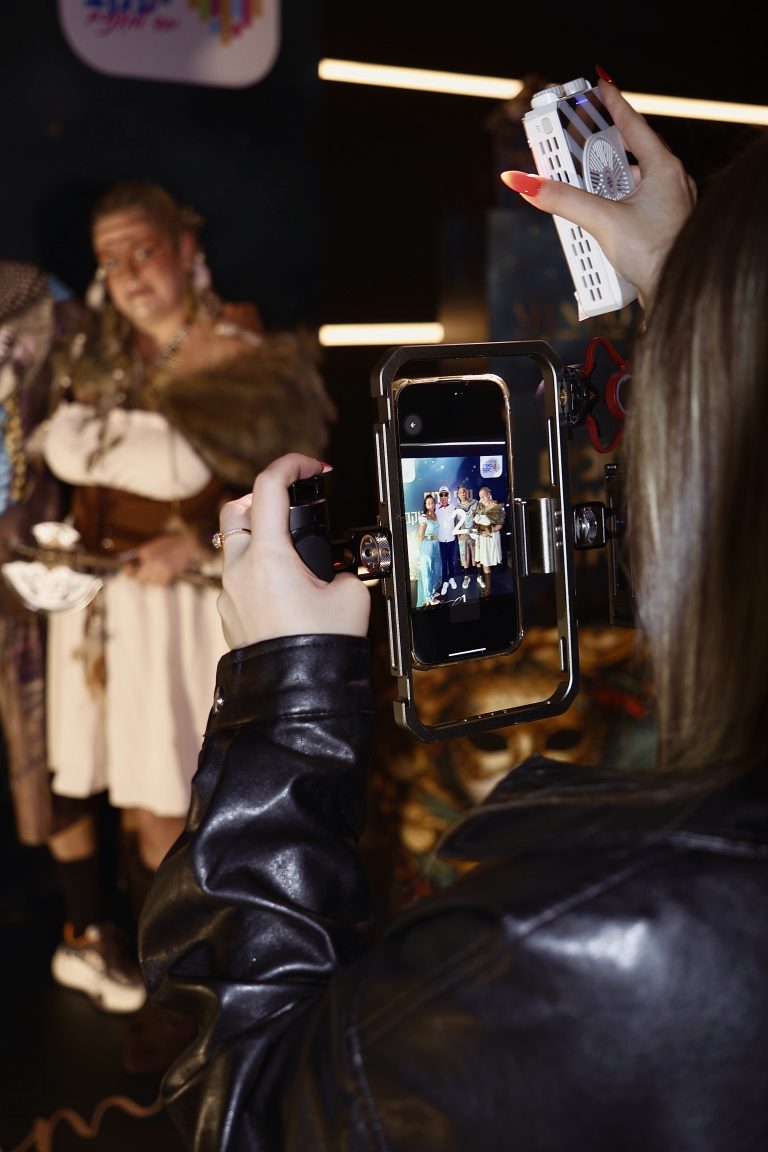 Edited in Tezza with: Cocoa, Brightness, Contrast, Highlights, & Temperature